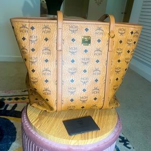 MCM-Toni logo shopper tote bag